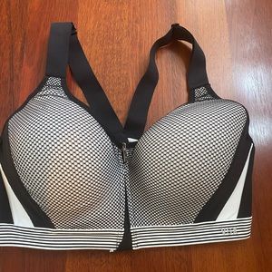Victoria’s secret VSX Sports Bra 34D